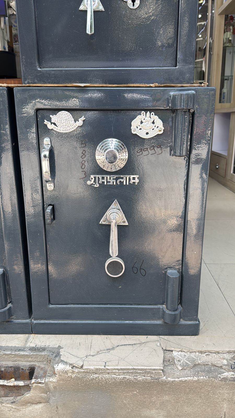 nepaliron
